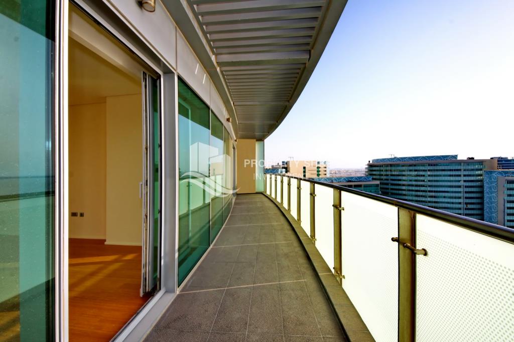 Flexible Payments | Low Floor | Closed Kitchen