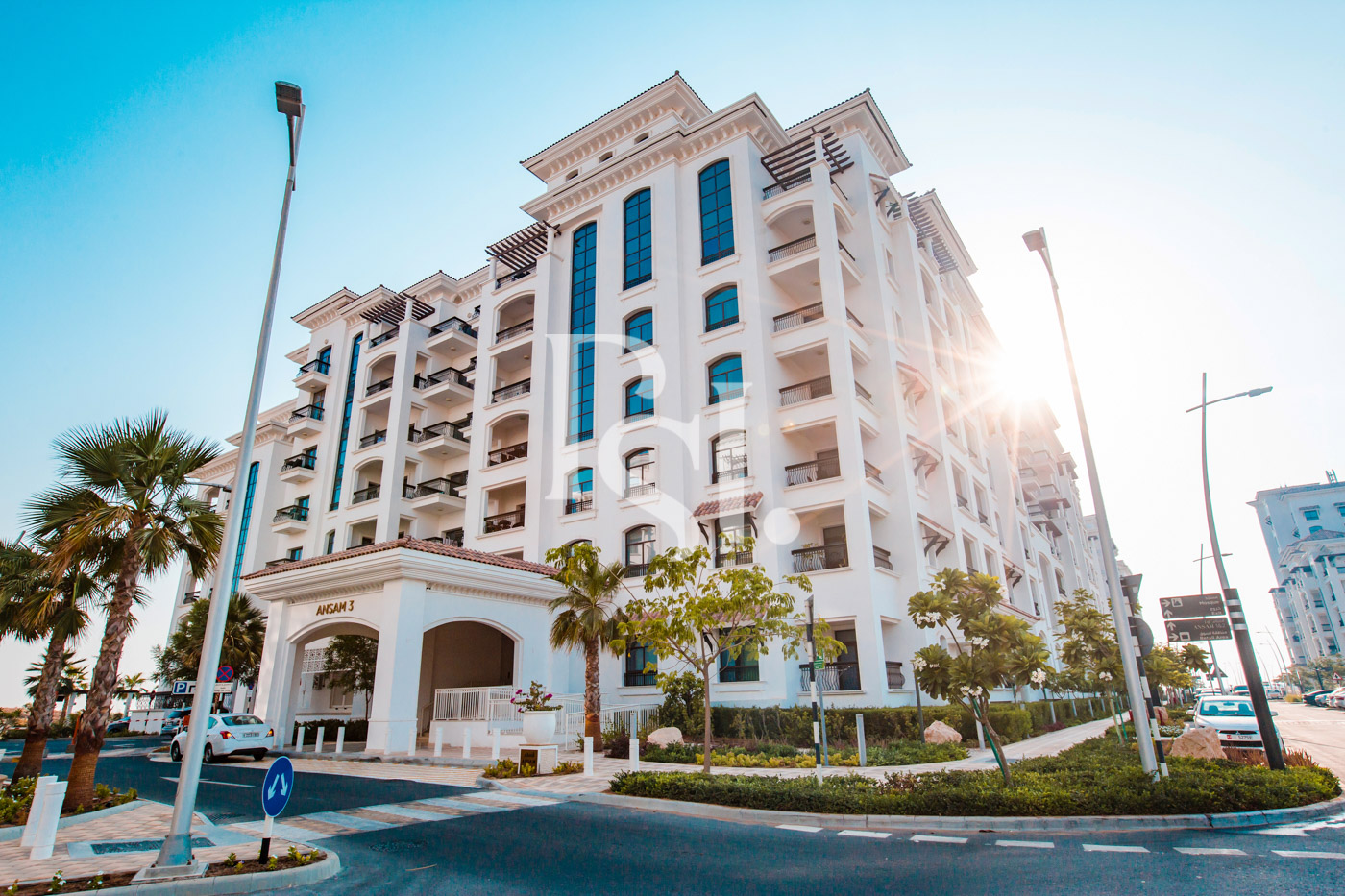 A quality style apartment with golf course view in Ansam 3, Yas Island | Pool Access