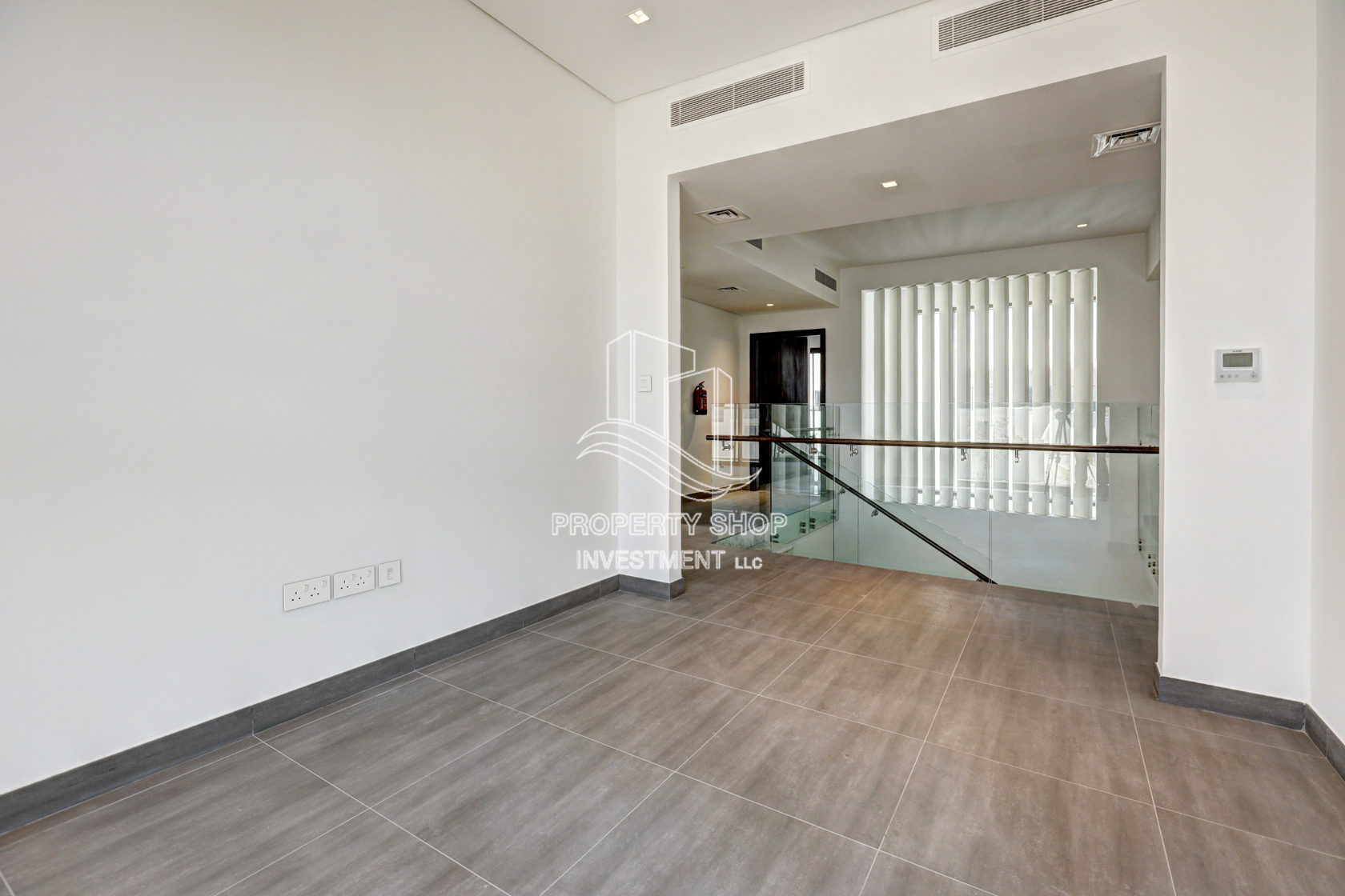 4br townhouse in a Luxurious community for sale